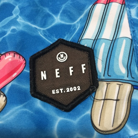 Neff Drawstring Shorts Men’s L Blue (Inseam 9) Unicorn Whale Popsicle Print - Picture 8 of 11
